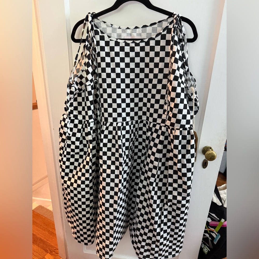 NWT checkerboard slip dress! Summer perfect. Lined skirt, tie straps 4X